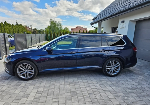 Volkswagen Passat cena 49900 przebieg: 261200, rok produkcji 2016 z Szczecin małe 154